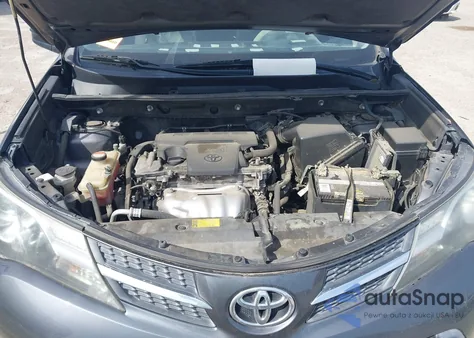 2015 Toyota Rav4 Le z USA, uszkodzony, nr VIN JTMZFREV4FD049394